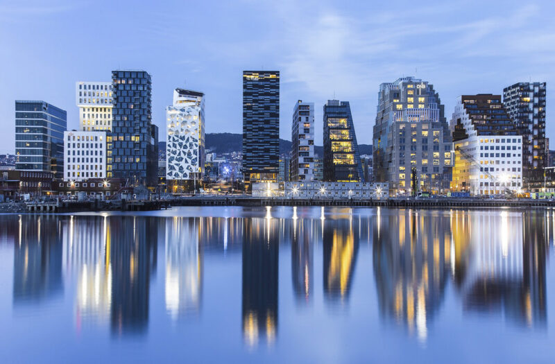 oslo-cityscape-by-night-norway